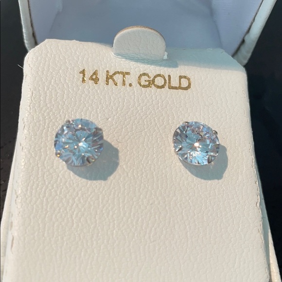FOREVER 14KWHITE GOLD CUBIC ZIRCONIA EARRINGS NIB - Picture 5 of 16